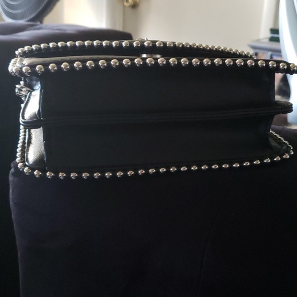 Small Black handbag studded Details - Picture 5 of 5